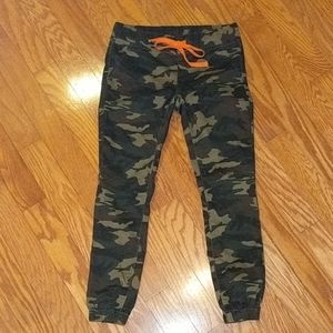 Camouflage Green Jogger Pants - Size 7/8